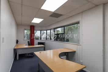 FULLY FITTED OFFICE – MOVE-IN READY