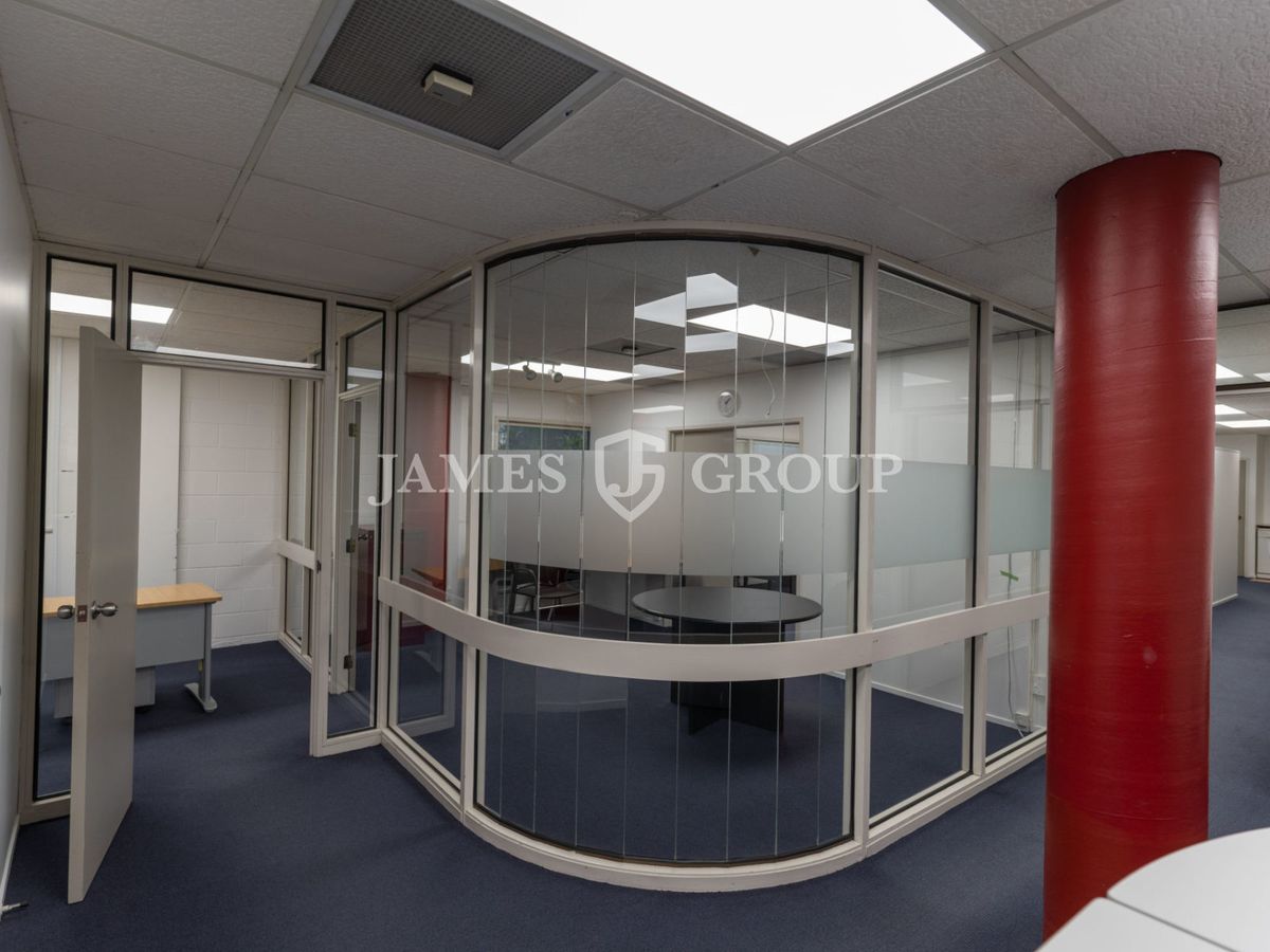 FULLY FITTED OFFICE – MOVE-IN READY - Ansicht 2