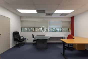 FULLY FITTED OFFICE – MOVE-IN READY