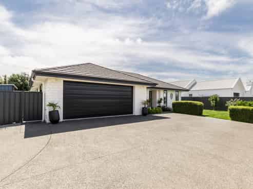 36 Hikawera Drive, Frimley