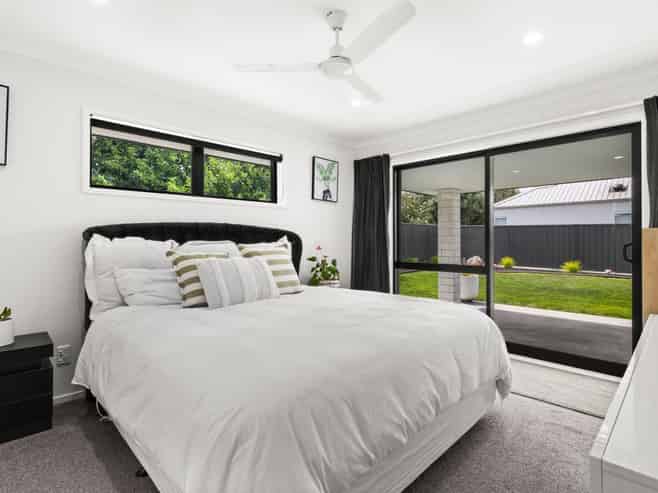 36 Hikawera Drive, Frimley