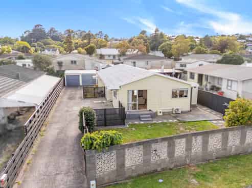 28A Roband Crescent, Brown Owl