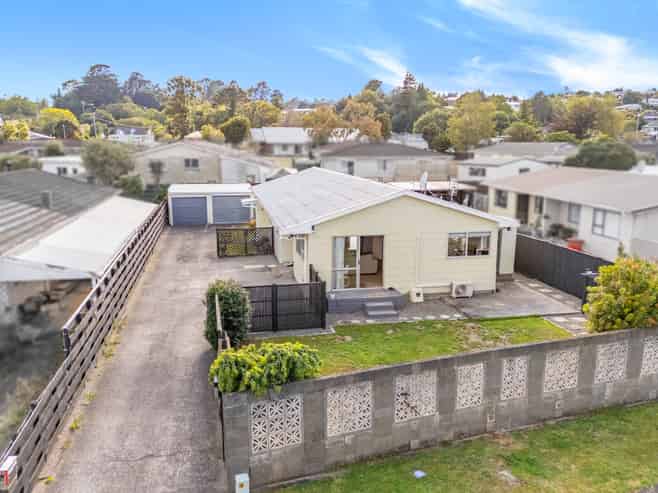 28A Roband Crescent, Brown Owl