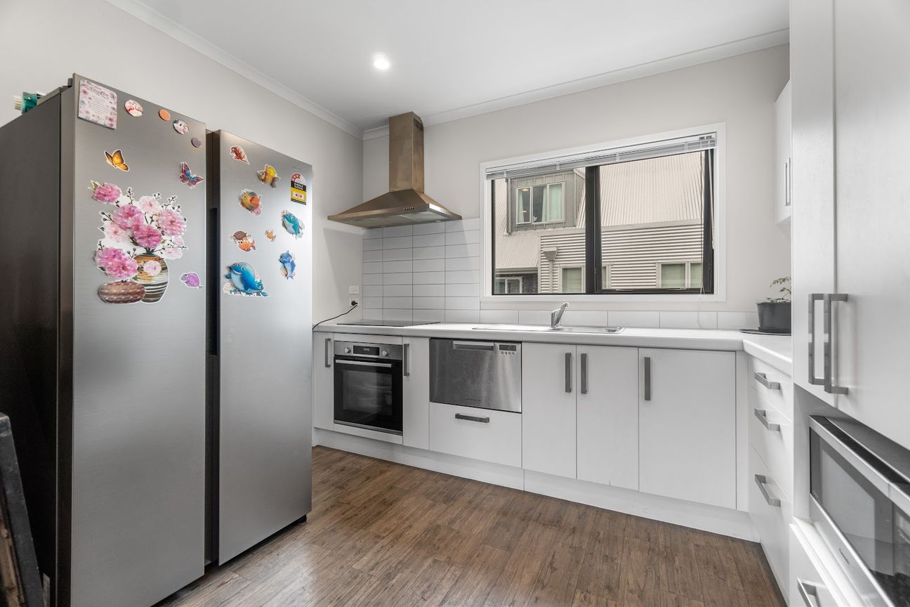 Modern Two Bedroom Townhouse in Hamilton East - Vista 2