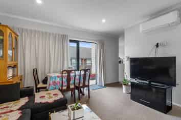 Unit 4/45 Cook Street, Hamilton East
