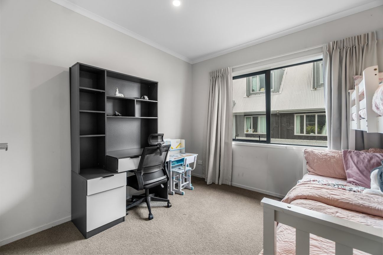 Modern Two Bedroom Townhouse in Hamilton East - Altro