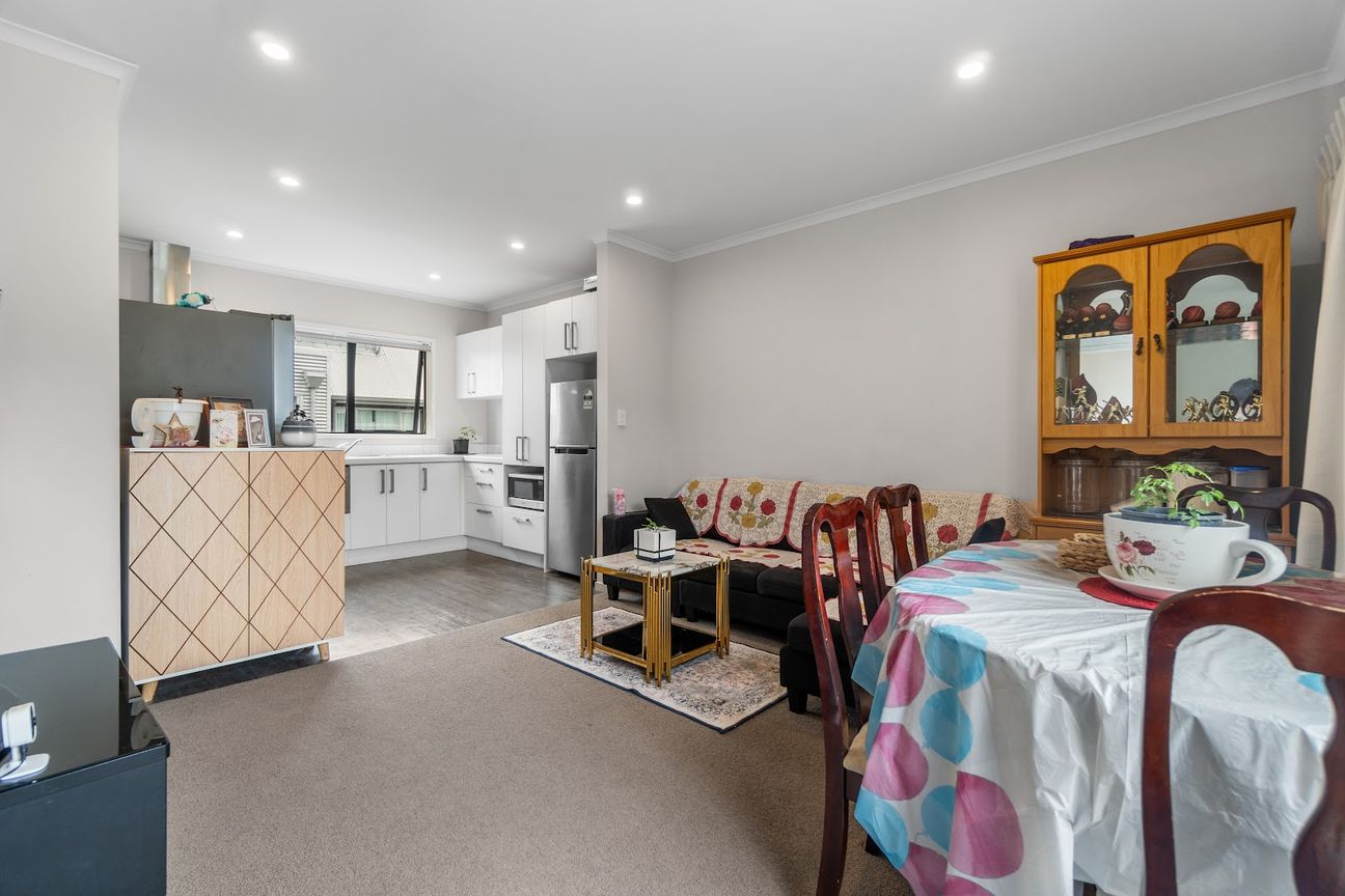 Modern Two Bedroom Townhouse in Hamilton East - Vista 3