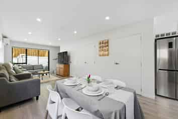 7/67 Royal View Road, Te Atatu South