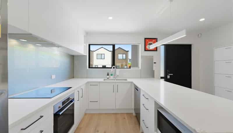 7/67 Royal View Road, Te Atatu South