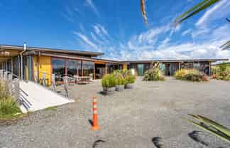 AUCTION; Low Reserve. The Cliffs Seaside Resort!