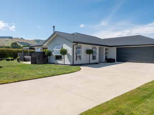 1 Kahikatea Drive, Kinloch