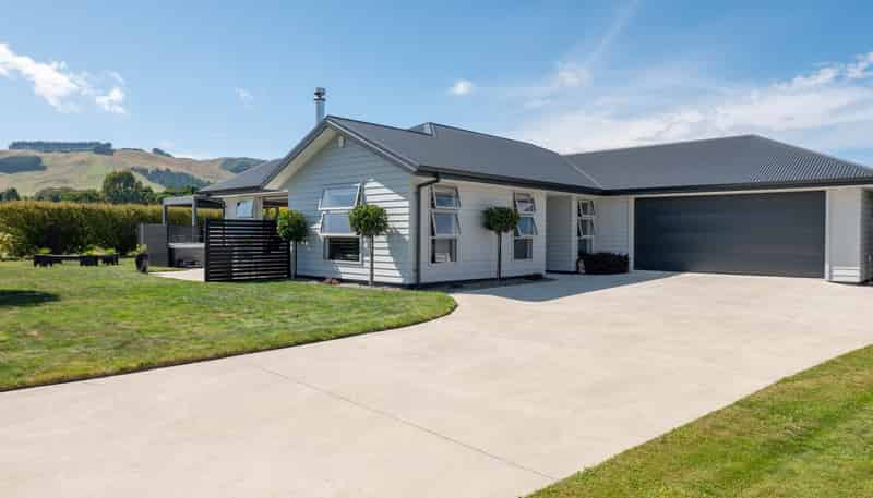 1 Kahikatea Drive, Kinloch