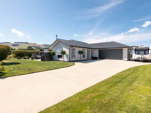 1 Kahikatea Drive, Kinloch