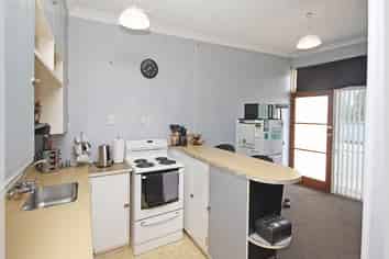 flat 3/72 Queen Street West, Levin