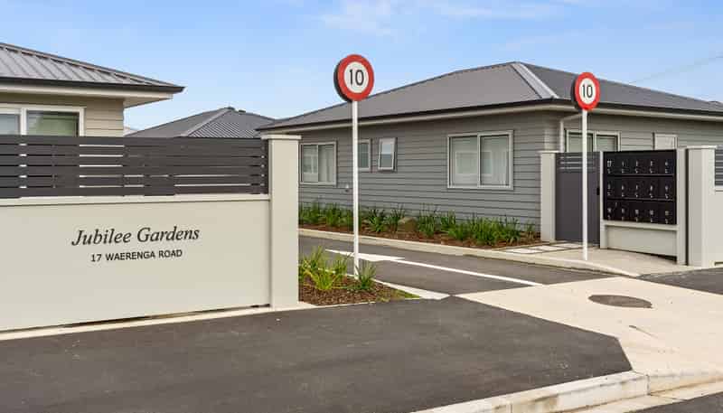 17/17 Waerenga Road, Otaki