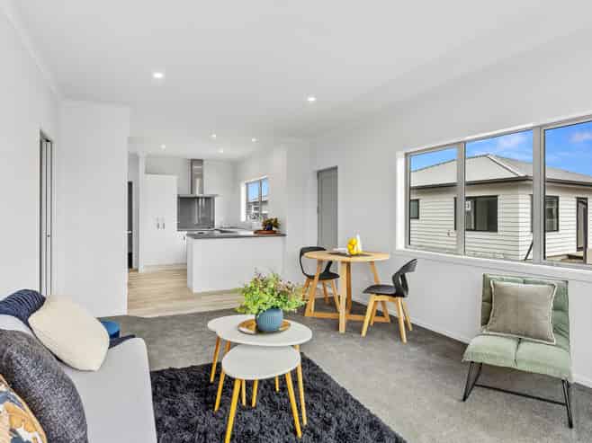 17/17 Waerenga Road, Otaki