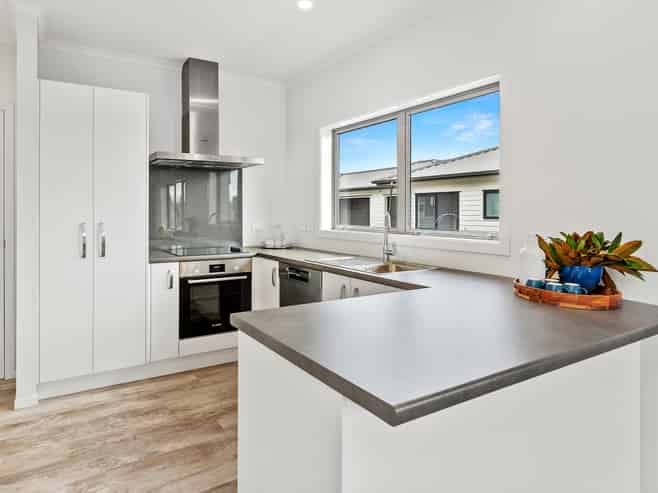 17/17 Waerenga Road, Otaki