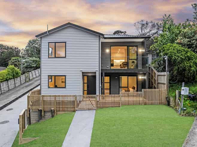 24A  Zingaro Place, Massey