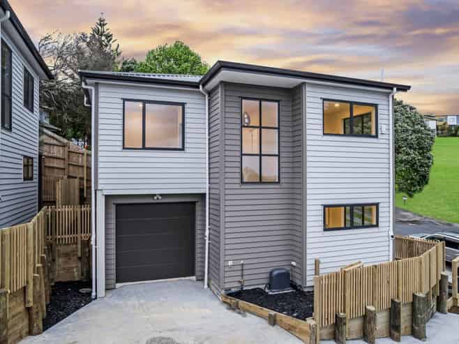 24A  Zingaro Place, Massey