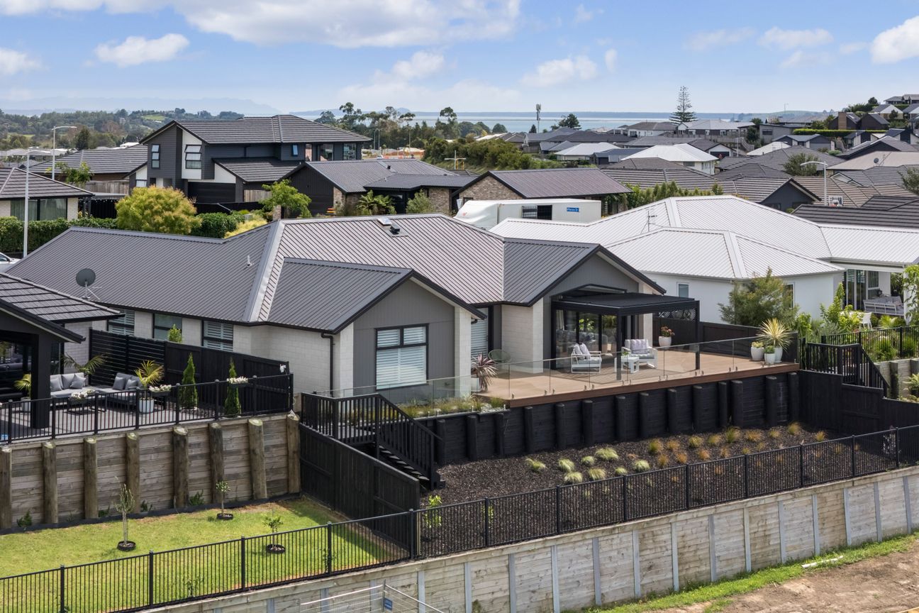 Luxury, Lifestyle & Views – Now Priced to Sell - Aanzicht 5