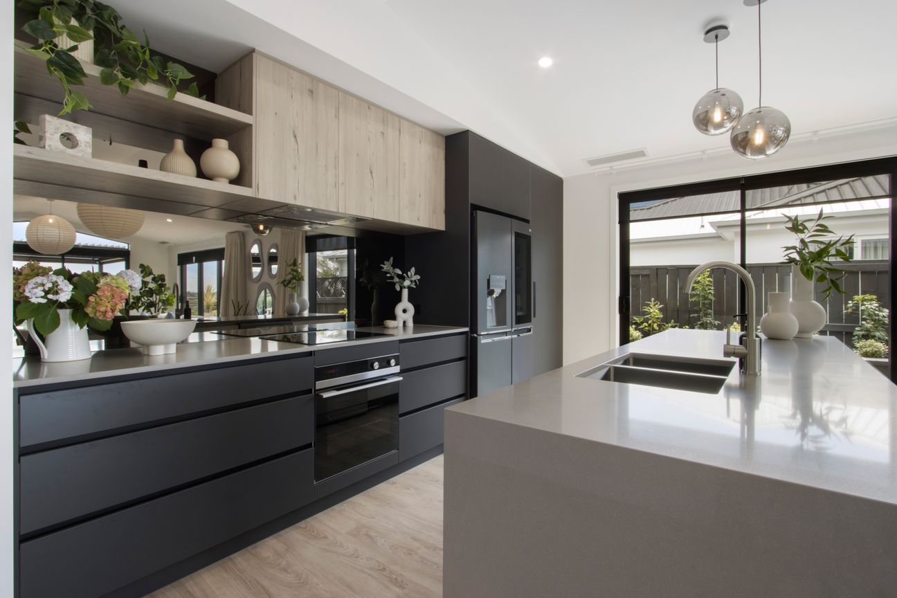 Luxury, Lifestyle & Panoramic Views – Exceptional Value - Vista 3