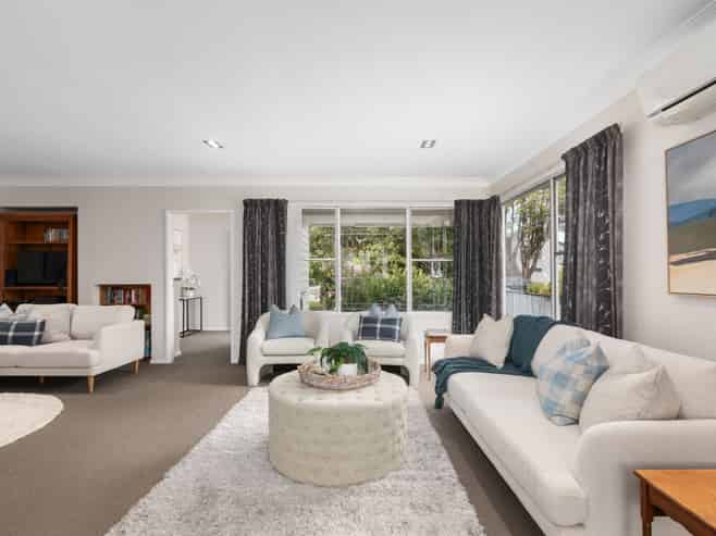 71 Queens Grove, Hutt Central