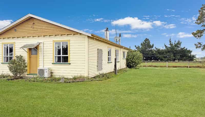 326 SpringField Road East , Lauriston