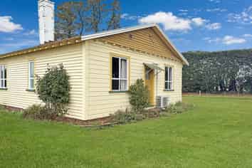 326 SpringField Road East , Lauriston