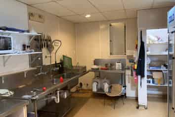 Ex Two Birds Café in Hamilton East Shopping Centre