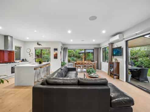 96 Solan Drive, Waimauku