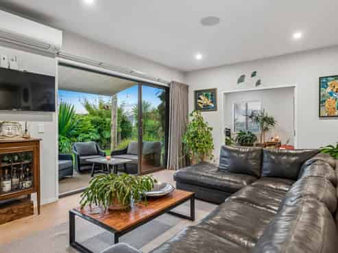 96 Solan Drive, Waimauku