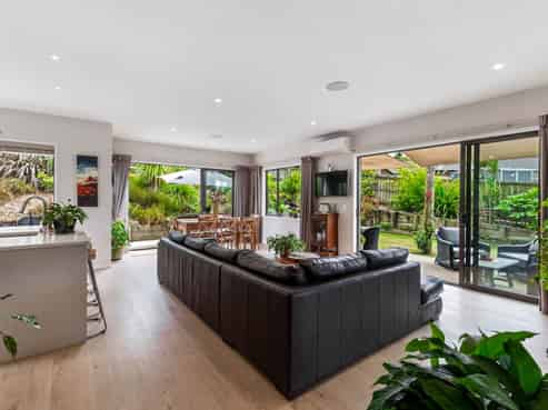 96 Solan Drive, Waimauku