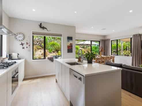 96 Solan Drive, Waimauku