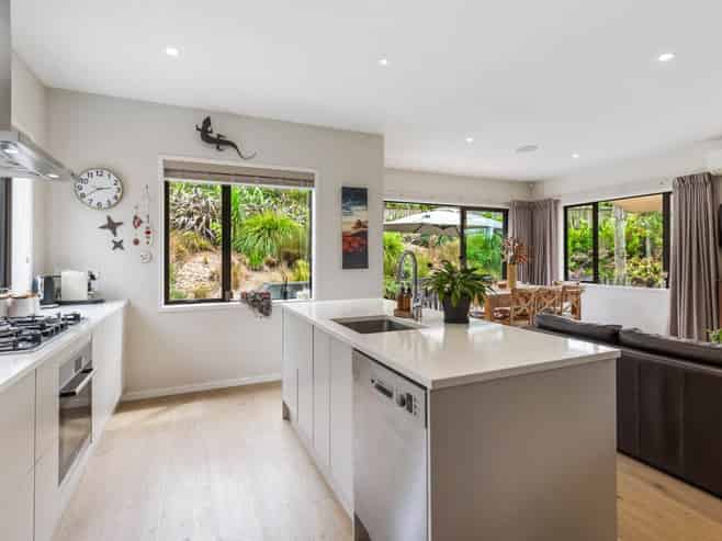 96 Solan Drive, Waimauku