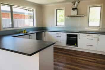 86 Middle Road, Allenton