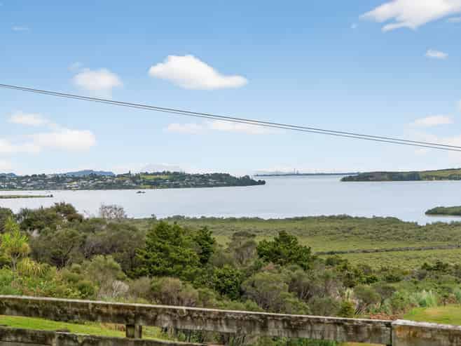 123 Toetoe Road, Otaika