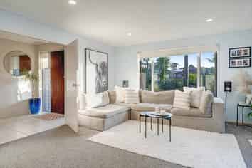 12 Cairngorm Place, Highland Park