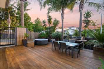 12 Cairngorm Place, Highland Park