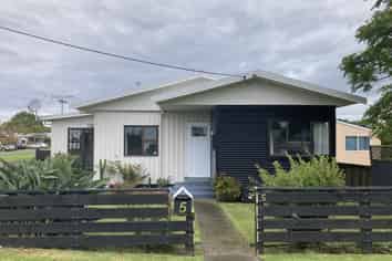 5 High Street West, Waitara