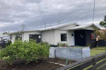 5 High Street West, Waitara