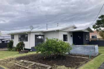 5 High Street West, Waitara