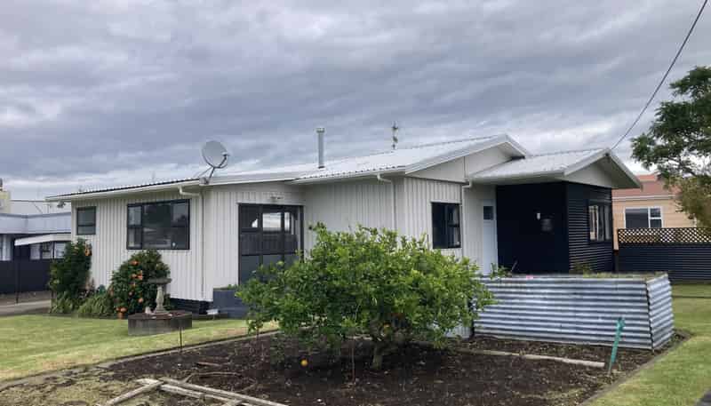 5 High Street West, Waitara