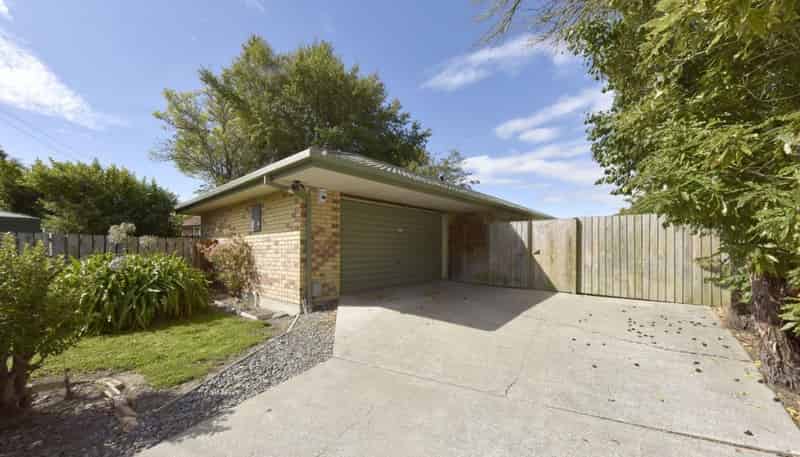 2A Orcades Street, Shirley