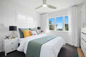 11 Crispe Road, Clarks Beach