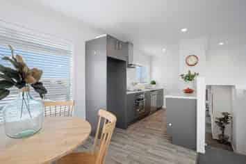 11 Crispe Road, Clarks Beach