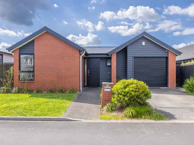 12 Meachem Road, Chartwell