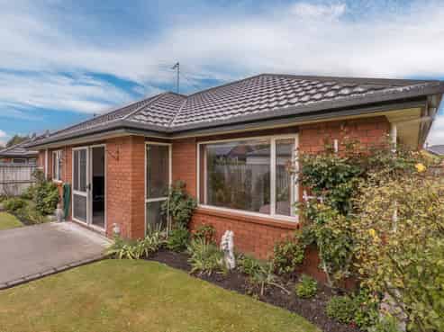 5B Oldham Place, Darfield