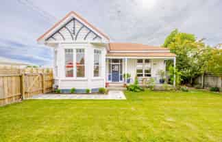 305 Frederick Street West, Mahora