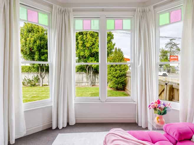 305 Frederick Street West, Mahora