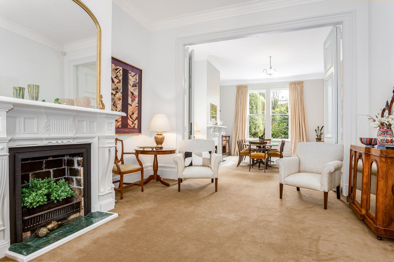 EXCEPTIONAL FAMILY HOME-LUXURY CITY-FRINGE LIVING - Vista 4